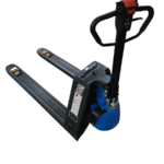 paleteira elétrica para 1.500kg com rodas duplas em pu estreita 685*1150mm